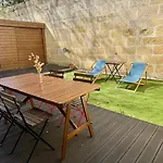 Dom wakacyjny House With 3 Bedrooms, Parking And Garden