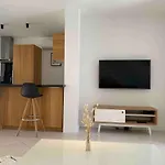 House With 3 Bedrooms, Parking And Garden Talence
