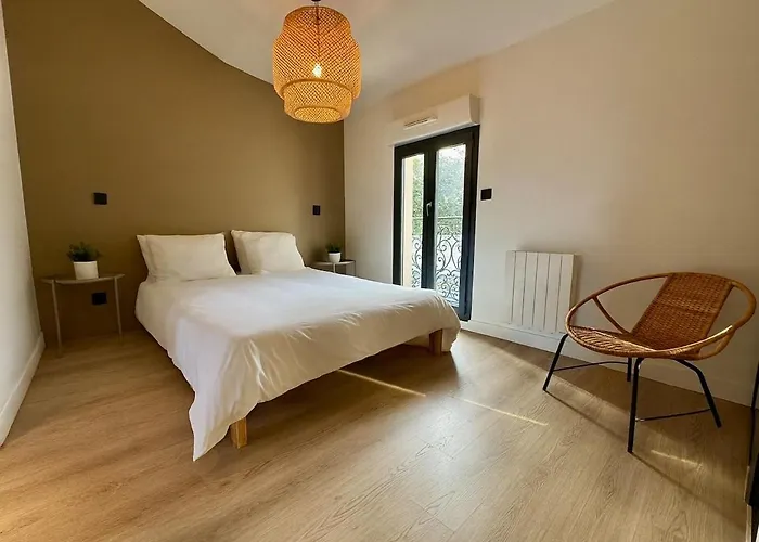 House With 3 Bedrooms, Parking And Garden Дом отдыха