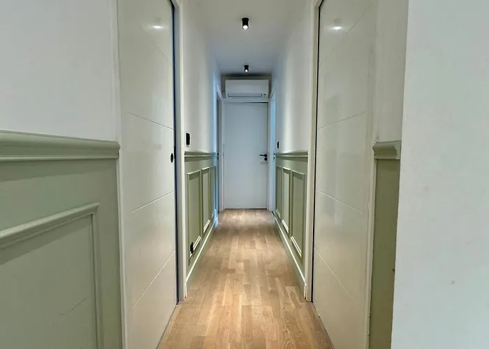 House With 3 Bedrooms, Parking And Garden *